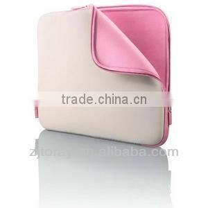 Durable weather-resistant neoprene cushions laptop bag with outer zippered power pocket