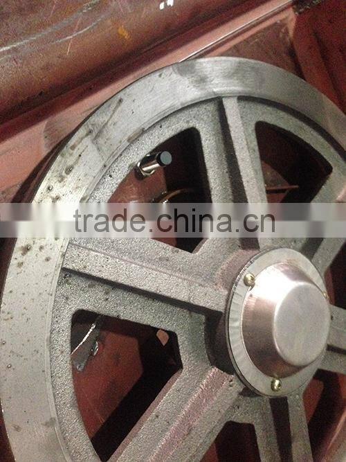 Industrial ferrous metal manual pipe bandsaw