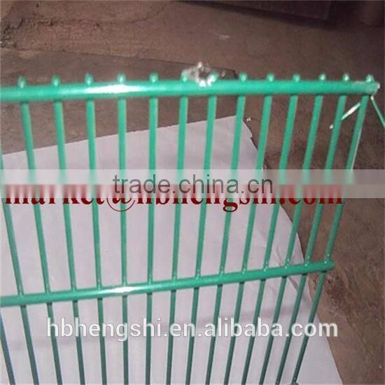 Steel Metal Type and Heat Treated Pressure Treated Wood Type Cheap Welded Wire Mesh Fence With Post