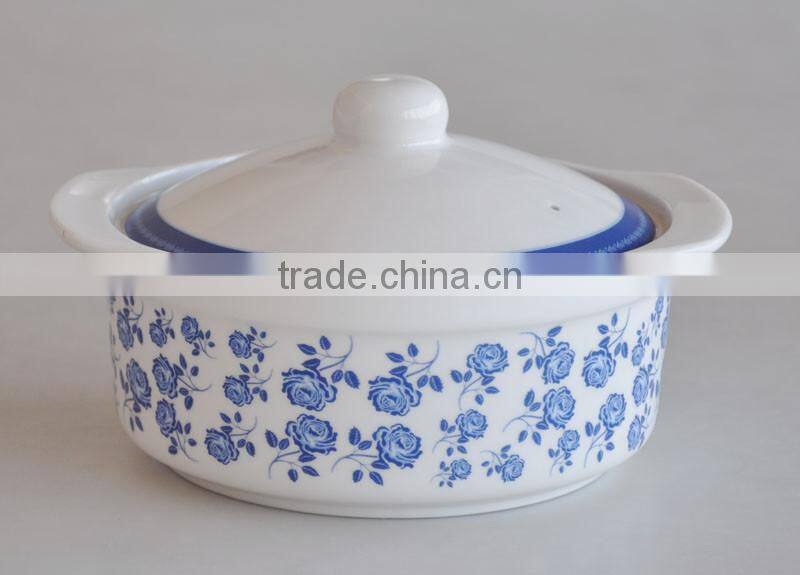 2-tone solid color stoneware soup bowl with glass lid