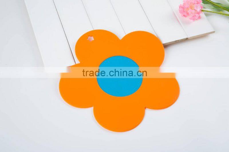 Flower petals insulation silicone cup pad