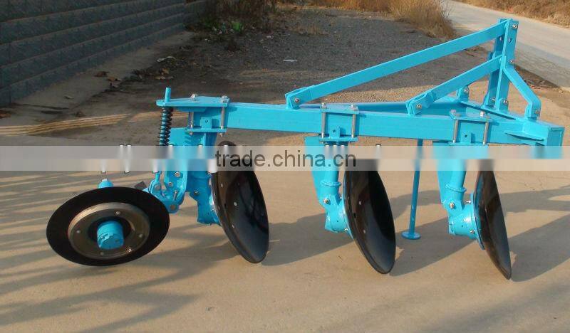 tractor implements,disc plough,potato planter,corn thresher,hay baler,disc harrow,slasher,patato harvester