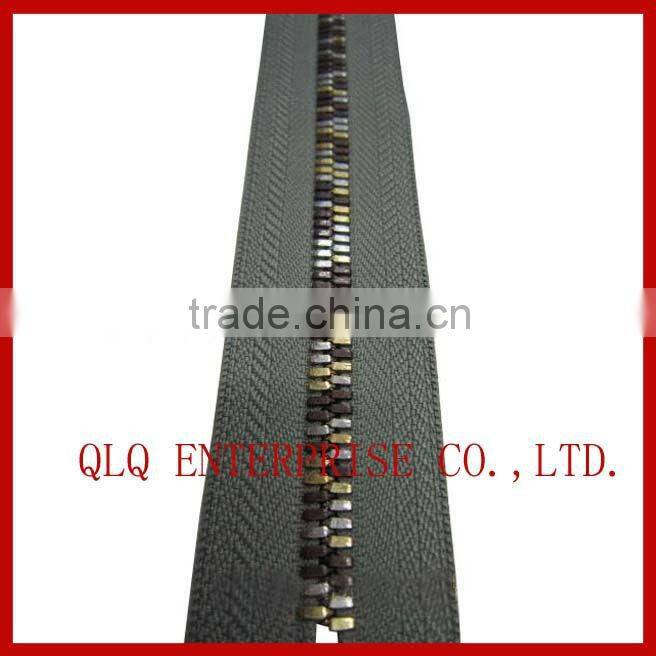 Metal Zipper with Colorful Teeth