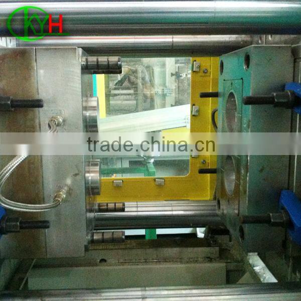 Plastic cosmetic jar