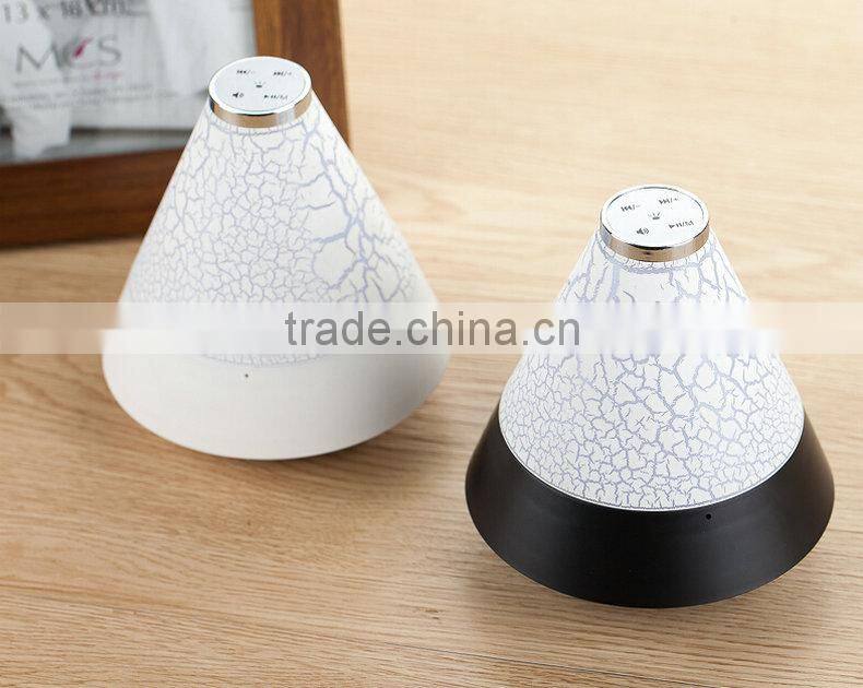Good quality portable wireless led light bluetooth music speaker with SD card slot.