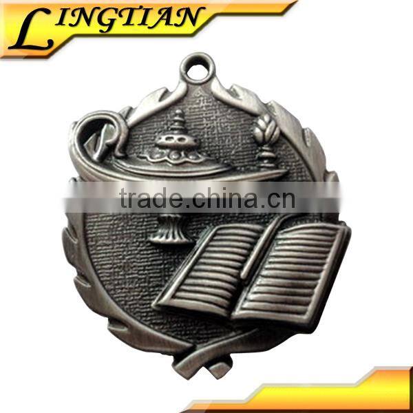 2015 free sample custom design antique copper plated brass medal