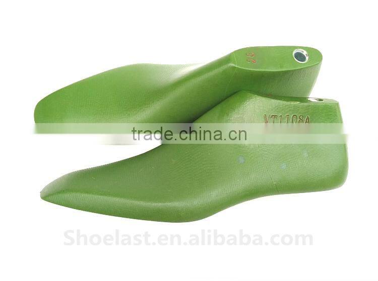 Focus trend of male models, Fashion Week Men shoe last