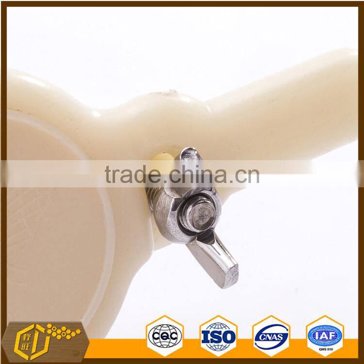 new type beekeeping plastic honey gate from the manufacturer