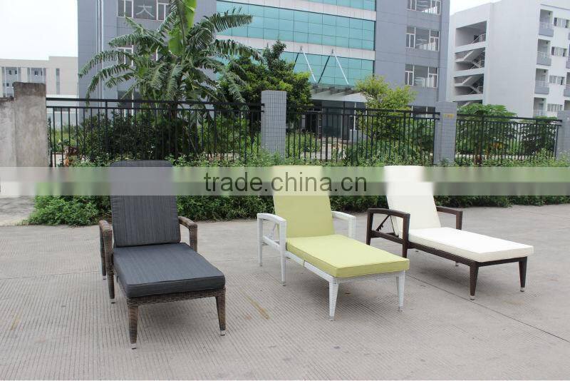 A - high-end hotel patio round wicker sun lounger CF913L