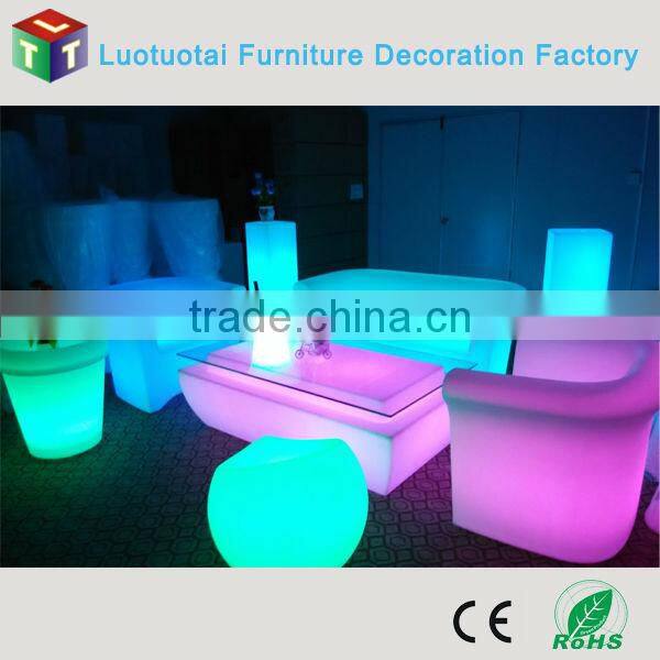 Round cocktail table with 16 color change