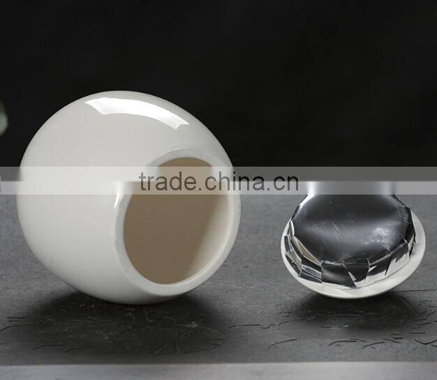 Ceramic urn type european style cremation ash urn