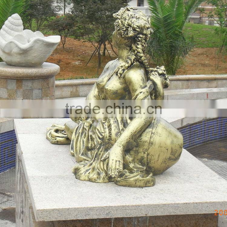 Garden wonmen view statue sculpture