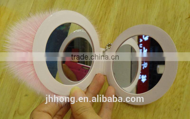 2014 creation fashional round pocket mirror with fox wool