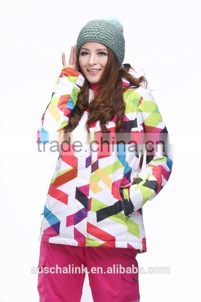 new style winter outdoor ladies waterproof and windproof ski jacket