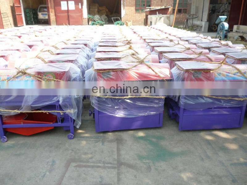 Corn kernel and shell separator/corn seeds threshing machine