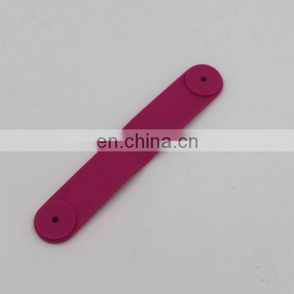 Small MOQ Cuctom Promotional Multifunction Silicone Cable Organizer Phone Holder Silicone Magnetic Clip