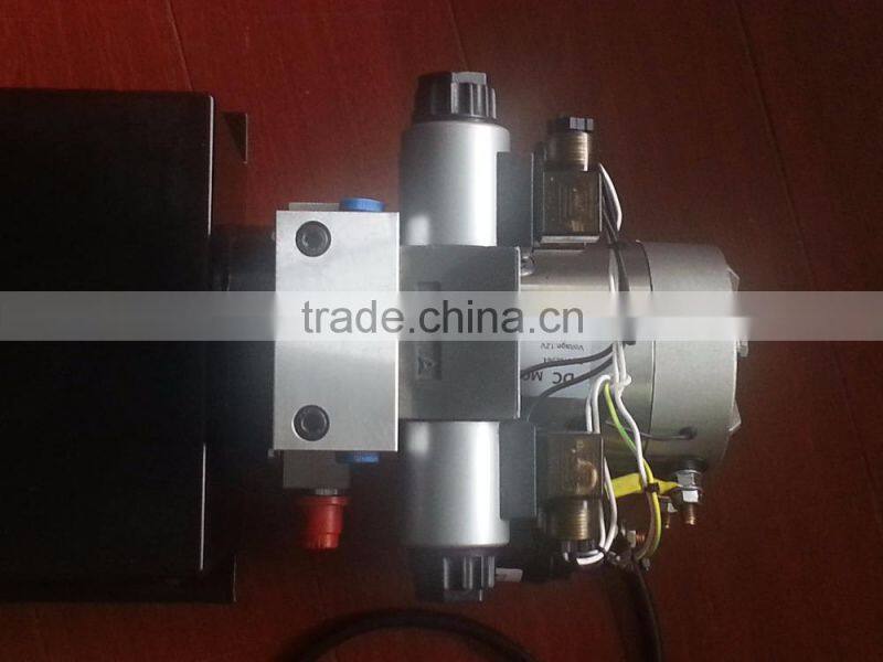 hydraulic power unit for two hydraulic cylinders control
