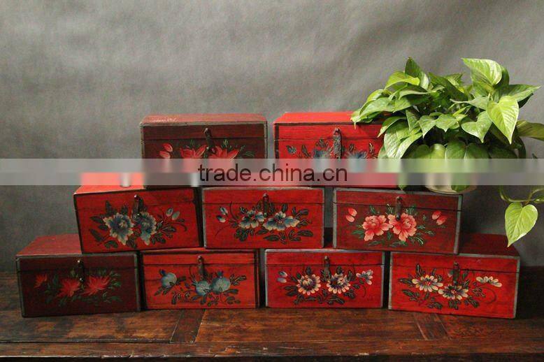 antique Chinese painted small box