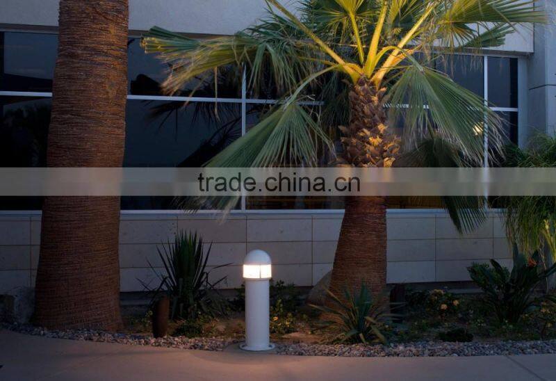 Lawn lamp with holder Aluminum die-casting housing PC diffuser LED garden bollard light for grass