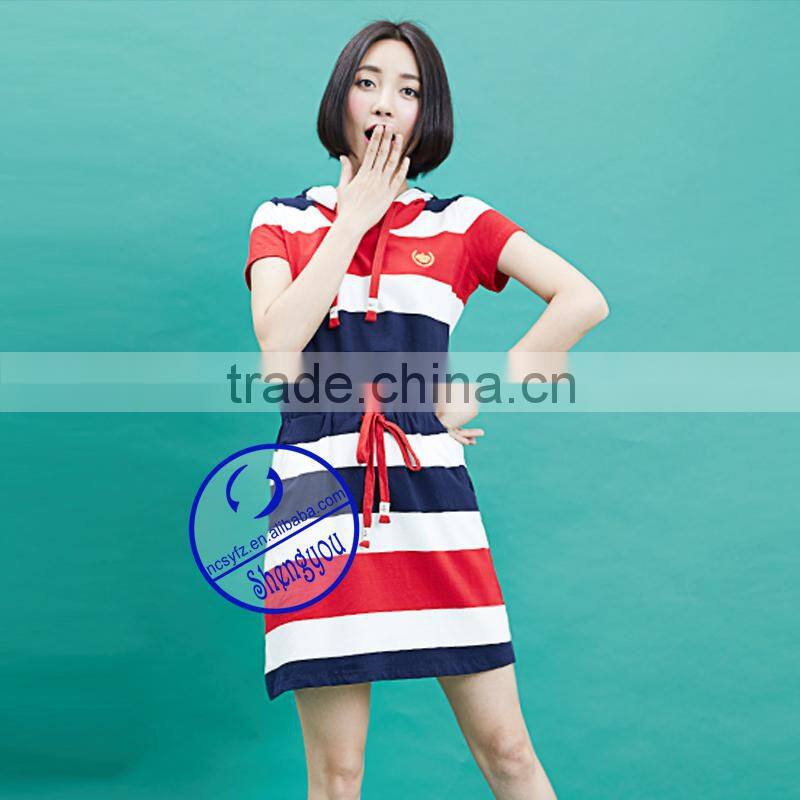 Custom wholesale fashion auto strip girls casual hooded dress with pocket