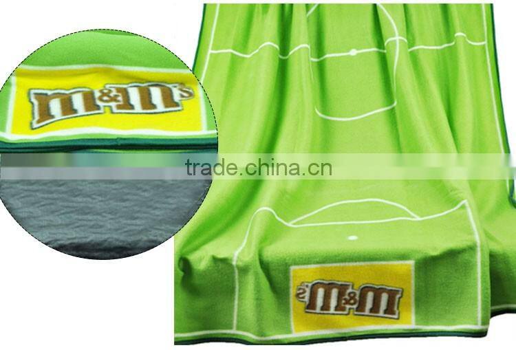 New Design Fold Up Waterproof Beach Blanket For Picnic
