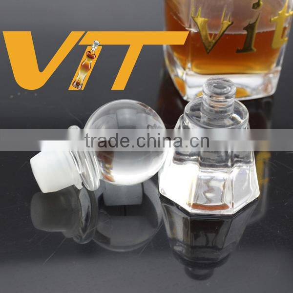 2015 new degin fancy caps empty vodka glass bottles stoppers