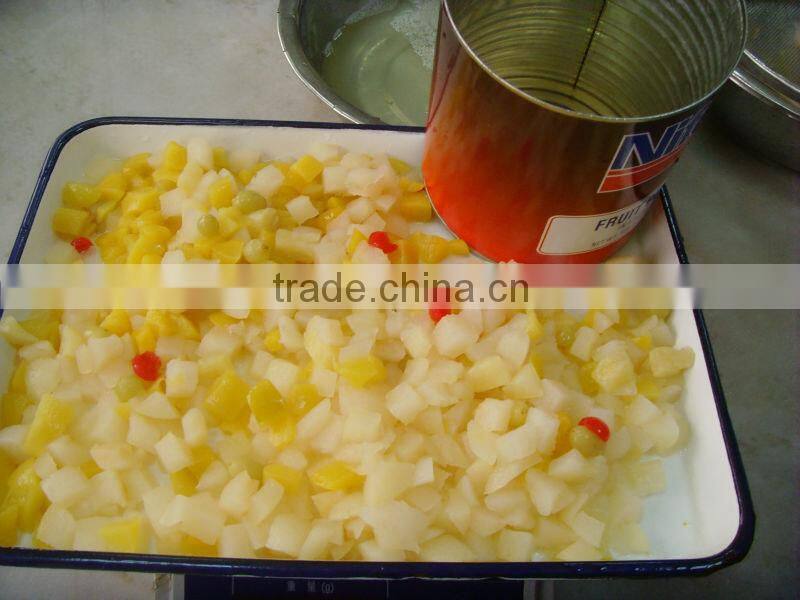 canned tropical fruit cocktail