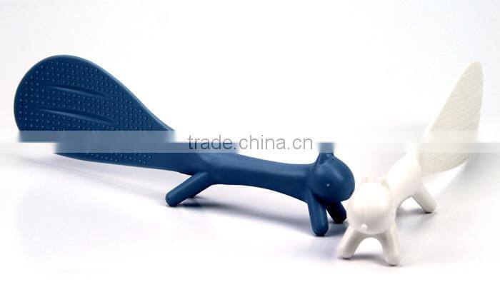 Food Grade Cute Squirrel Shape Non Stick Plastic Rice Spoon / Kitchen Standup Rice Scoops