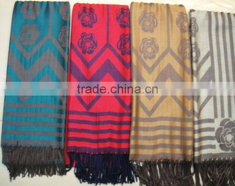 2017 Fashion lady China wholesale factory jacquard rose rayon viscose scarf