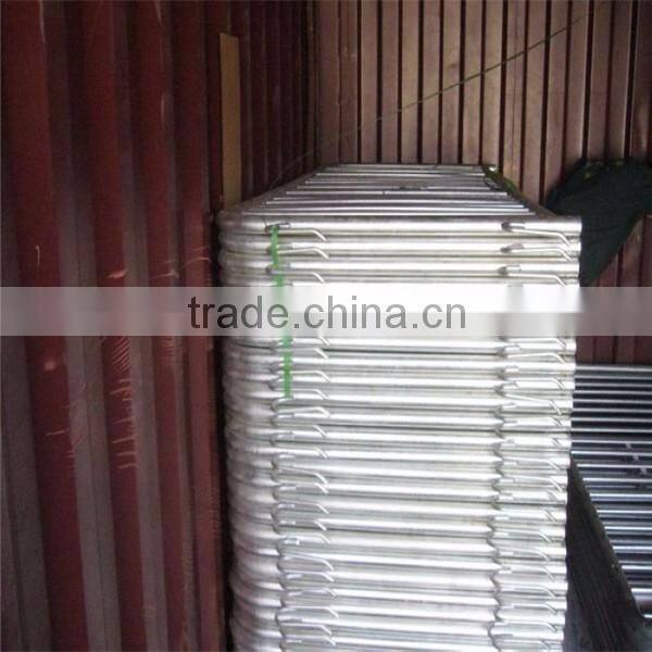 Hot dipped galvanized anping pedestrian metal traffic crowd control barrier
