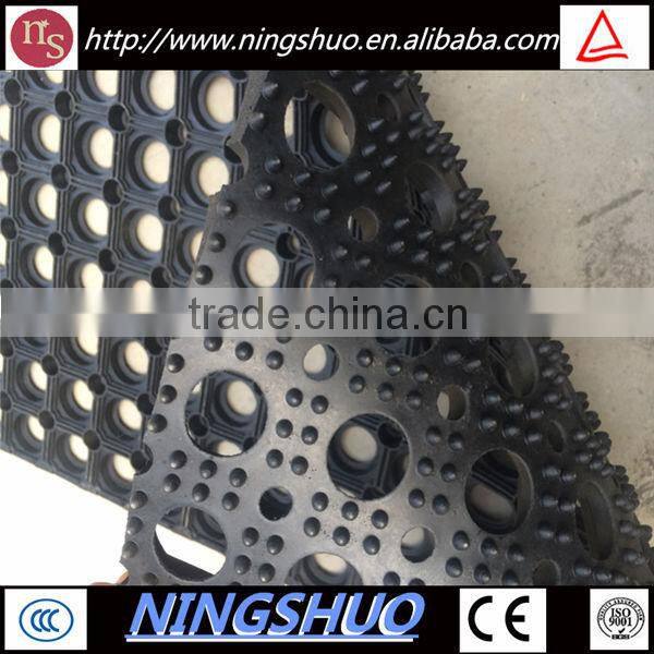 China supplier of wholesale anti fatigue rubber deck mat with hole