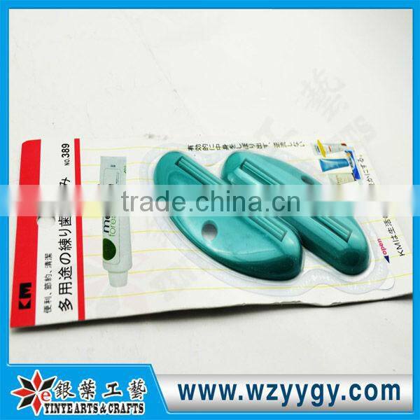 2013 NEW fashion toothpaste squeezer price