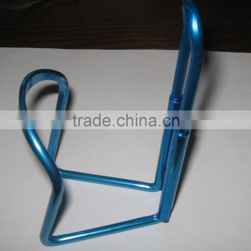 low cost promotional mountain bike parts spray coating water bottle cage colourful bottle cage aluminium bottle holder