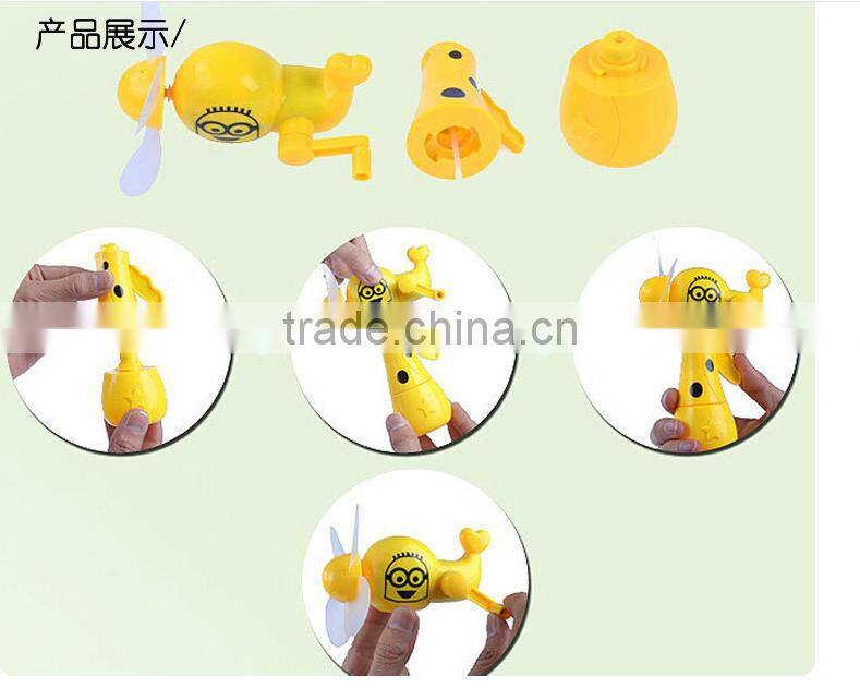 cheap plastic mini handy dynamo fan with sprayer for kids in summer