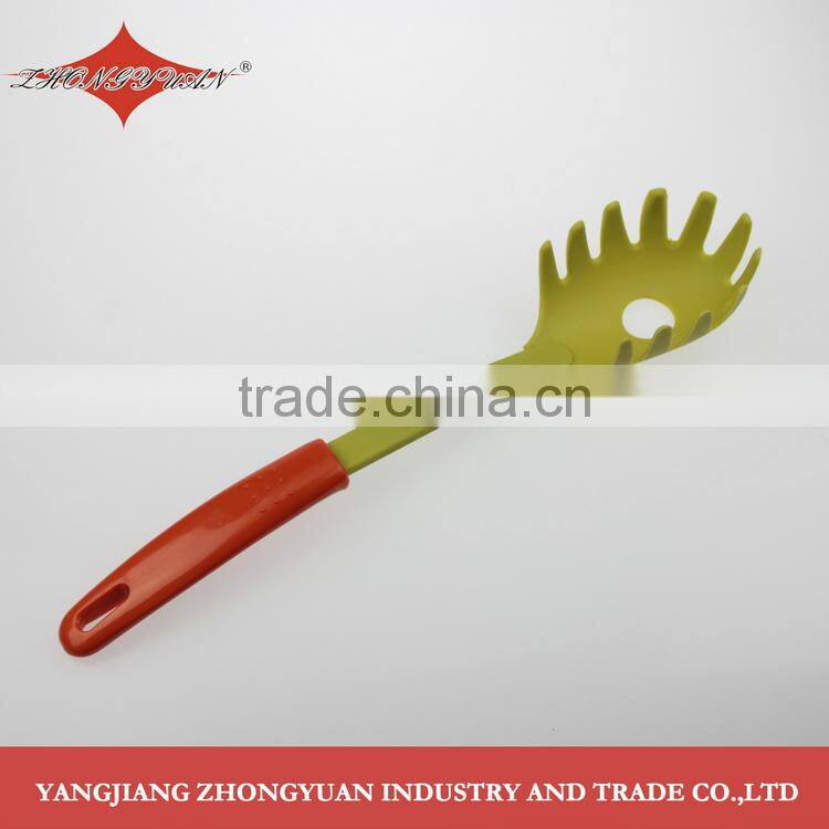 2014 Made in China Perfect Performance nylon Kitchen Utensil nylon ladle