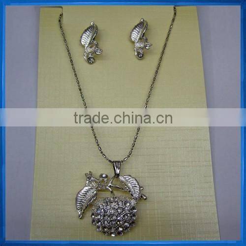Fashion necklace with apple shape pendant,earring set