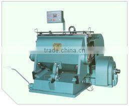 Flat creasing and die cutting machine