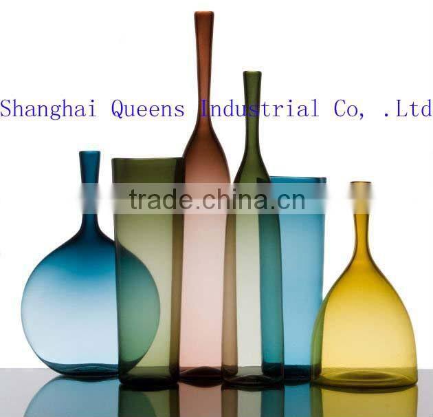 GLASS JARS AND METAL LIDS