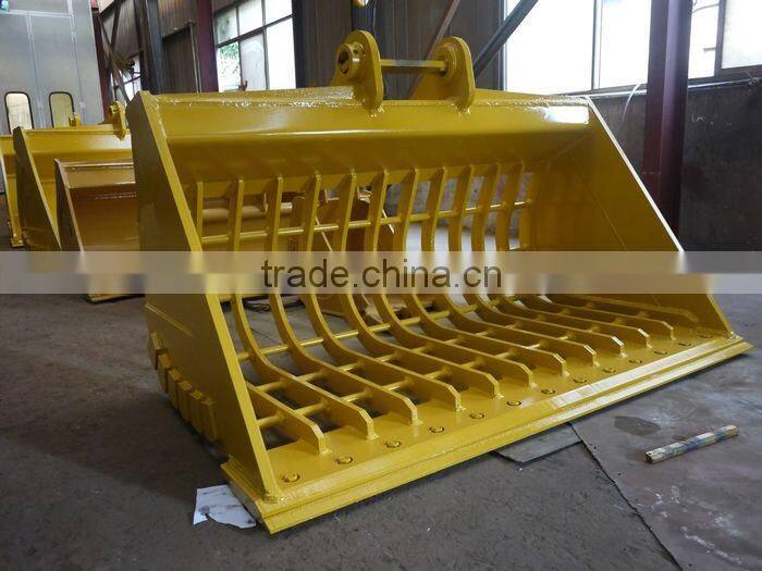 Excavator skeleton sieve bucket