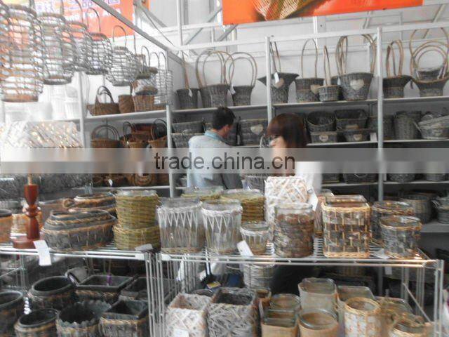 wholesale inexpensive wicker fishing creel basket for storage