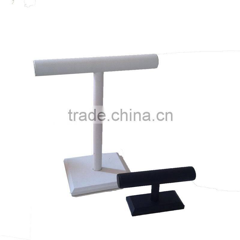 Elegant Medium Upright Neck Form