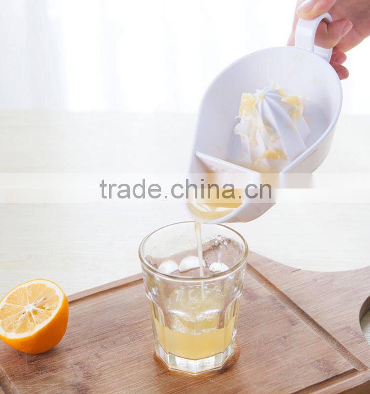 Plastic material food grade cheap simple creative orange squeezer wholesale