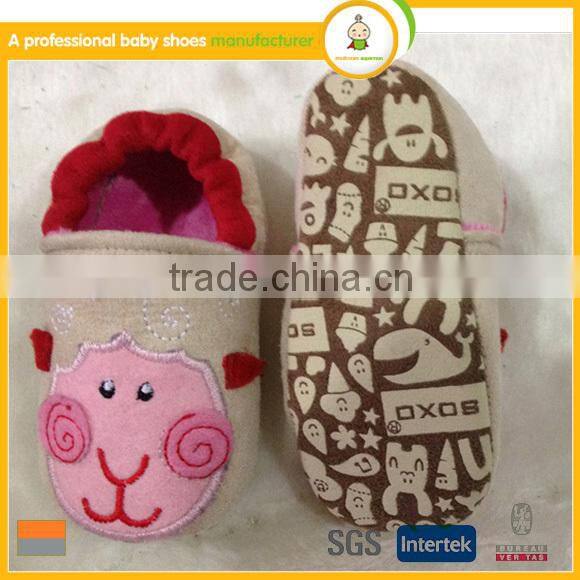 the new pattern cotton fabric baby shoes lovely animal shape toddler baby shoes