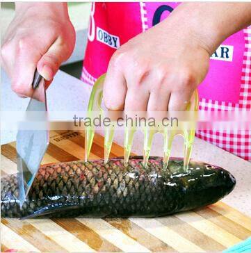 Wholesale Stock Kitchen Claw Shaped Plastic Chopping Vegetables Armguard Aid