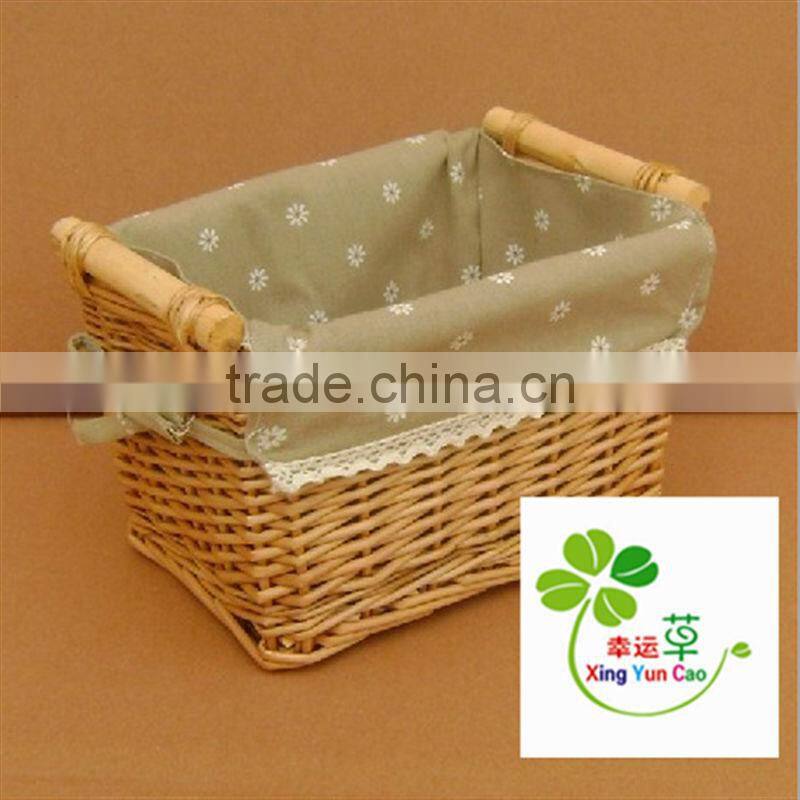 Trapezoidal wicker basket for shoses