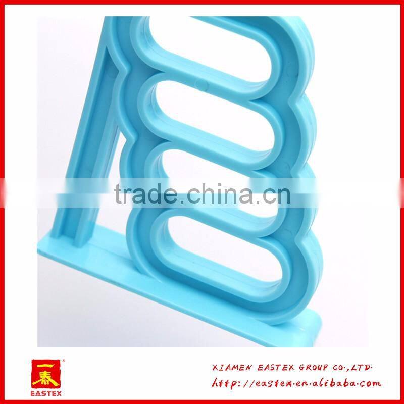 Multipurposed pothook behind the door