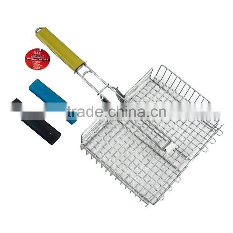 Grill basket with folding handle