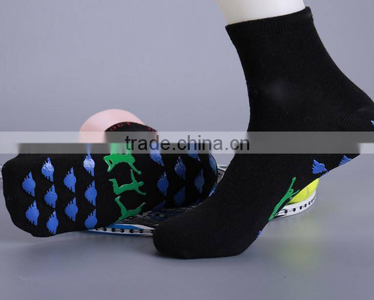 2017 New Arrival Personalized Your Own Brand Logo Design Non Slip Women Yoga Anti Skid PVC Rubber Bottom Adult Men Sport Socks