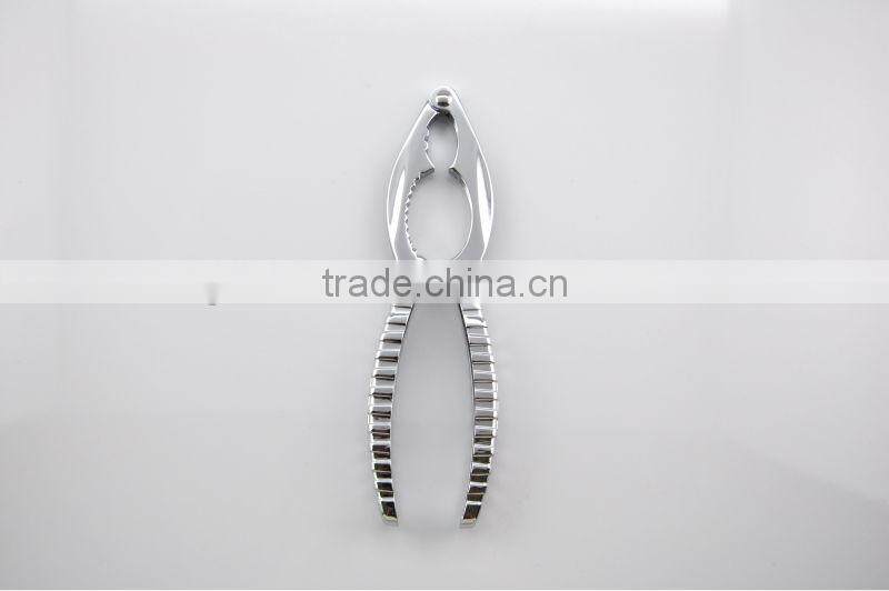 High Quality Zinc Alloy Nut Cracker With Plating Chrome