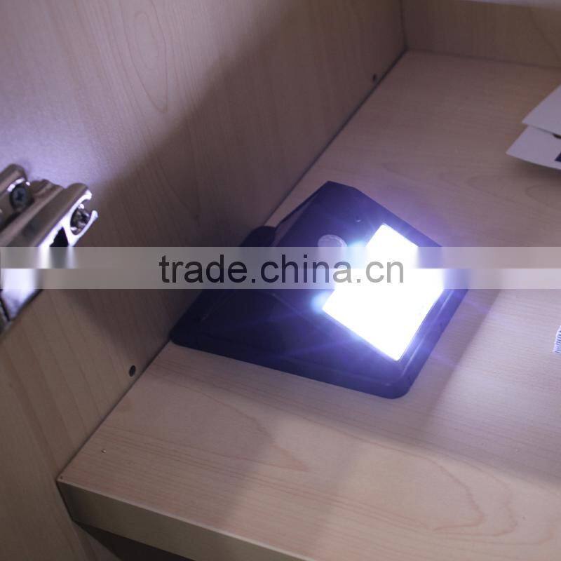 Waterproof 4SMD Solar LED Sensor Light